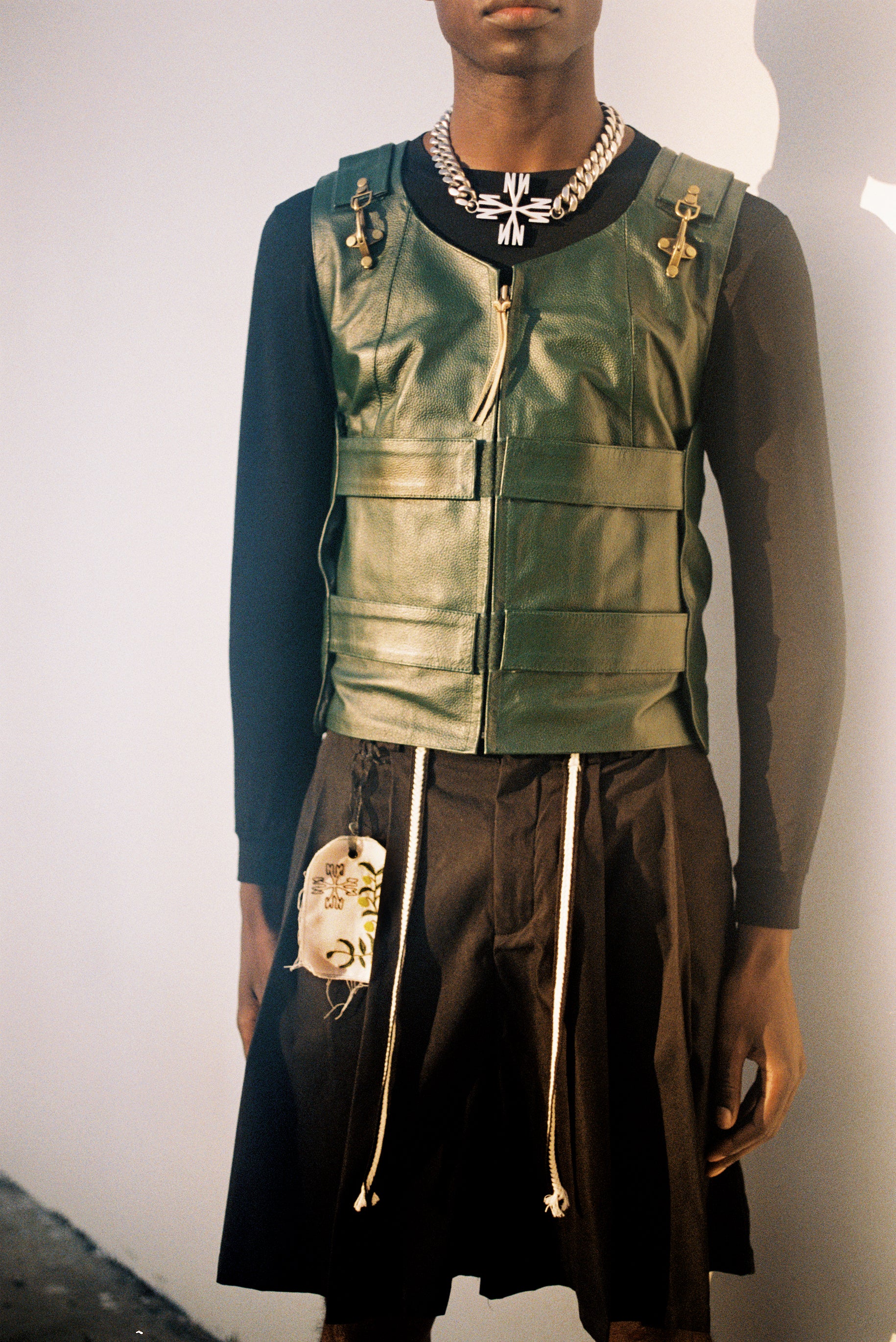 Article.015 Vest - Image 2
