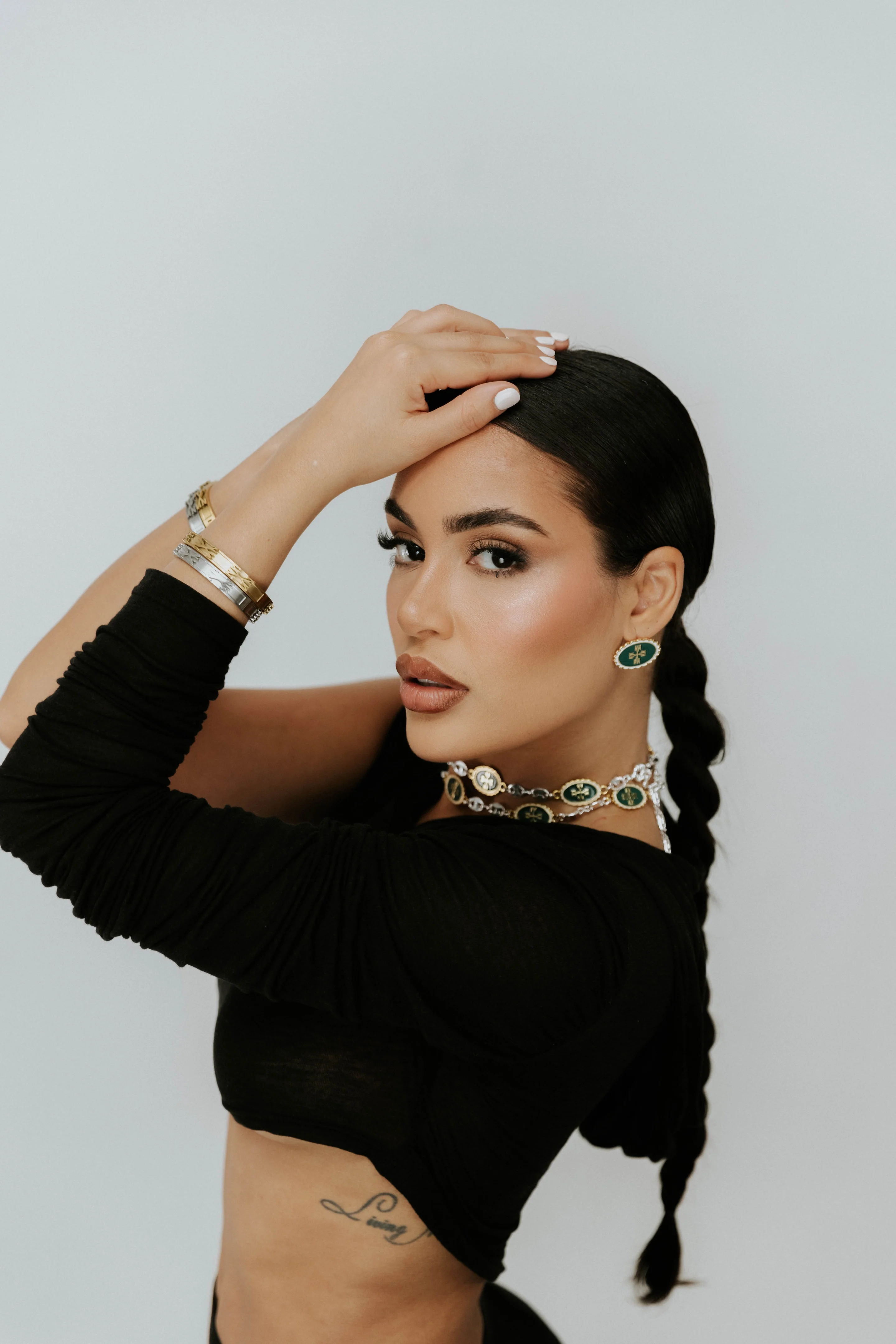 Article.017 - Gold - Image 3